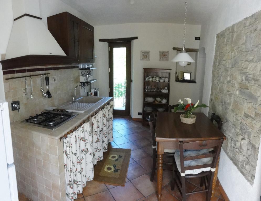 Il Merlo Della Rocca Villa Imperia Bilik gambar